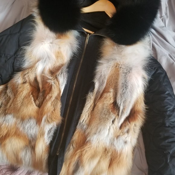 Womans FUR Mooseknuckle Jacket - Picture 3 of 7